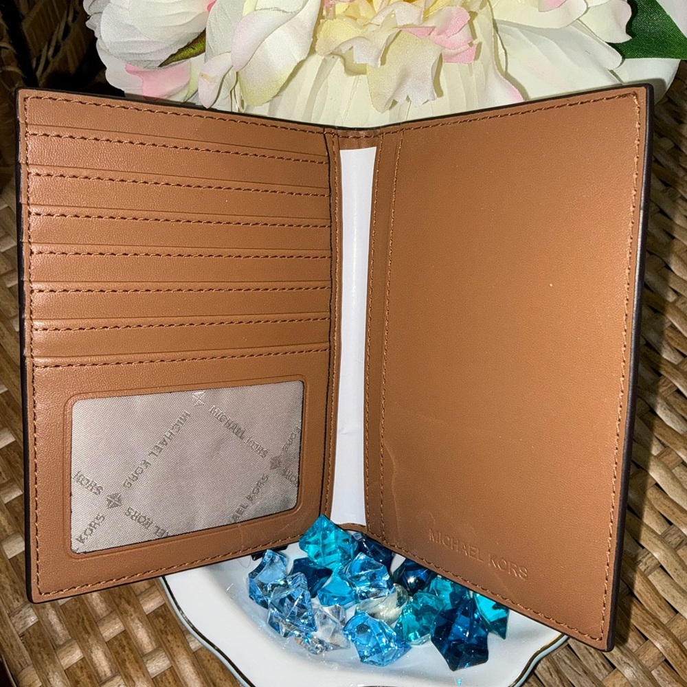 Michael Kors Signature Folding Card Case - Picture 8 of 14